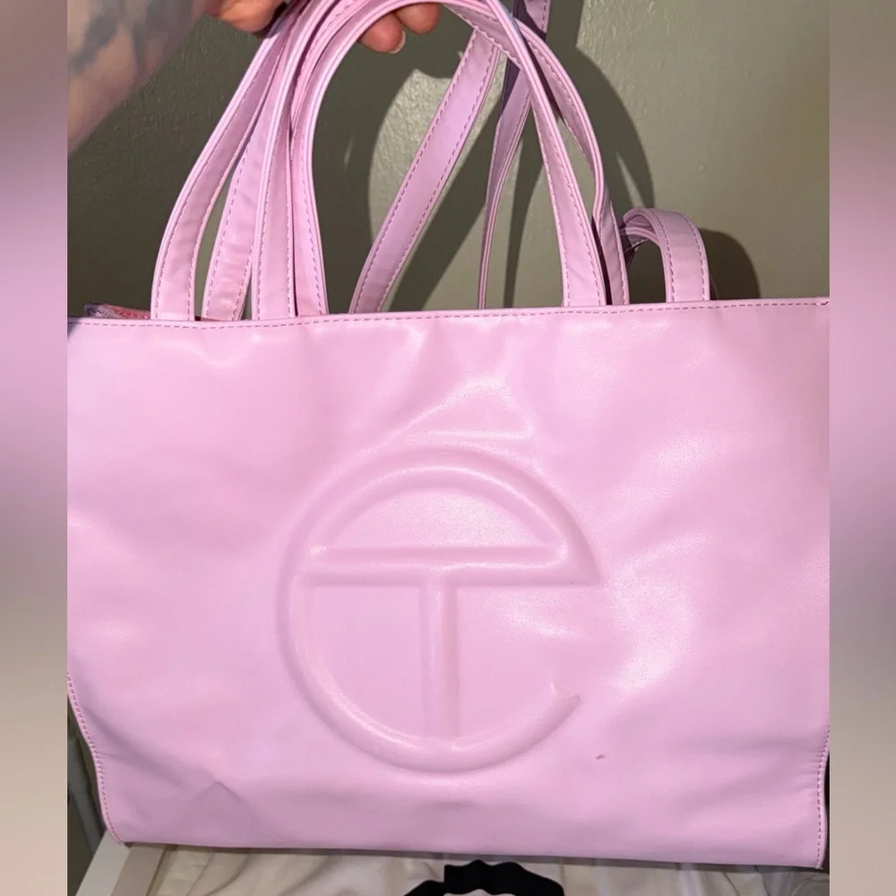 Telfar Medium Shopping Bag – Cotton Candy Pink - Picture 6 of 10